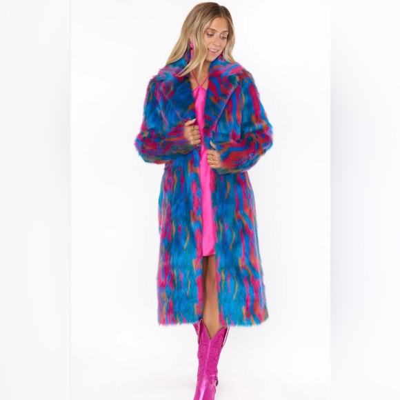 Miss Tiffy Fur Jacket in Galaxy
Show Me Your Mumu
Color:Galaxy - Picture 2 of 3